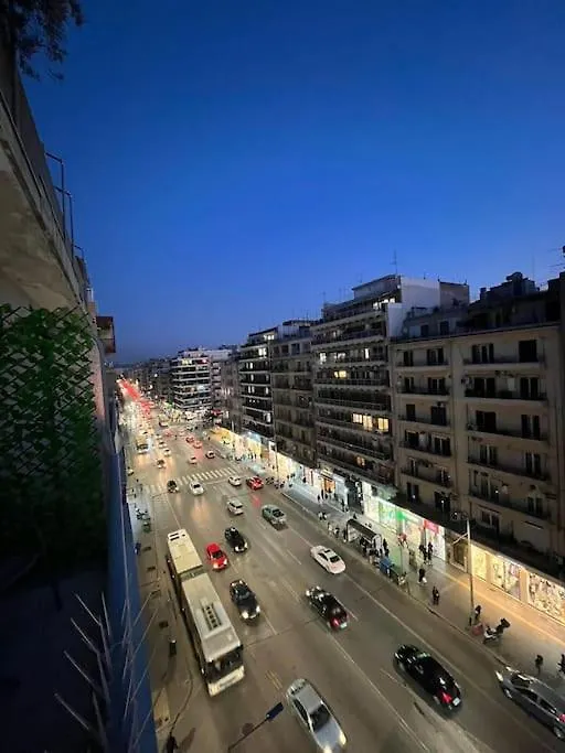 Thesshouse: In The Heart Of City Apartment Thessaloniki Greece